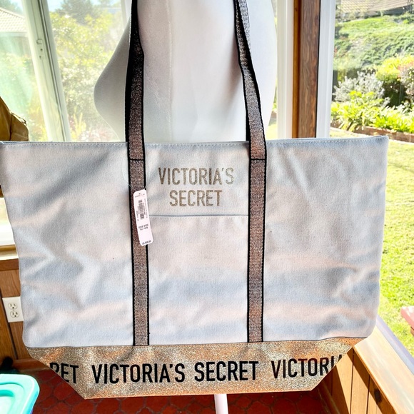 NWT Victoria's Secret tote with sparkling trim - Picture 4 of 6